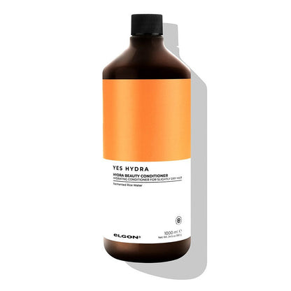 Balsamo idratante per capelli secchi fini e normali. Flacone in Plastica riciclata marrone con tappo a vite nero.